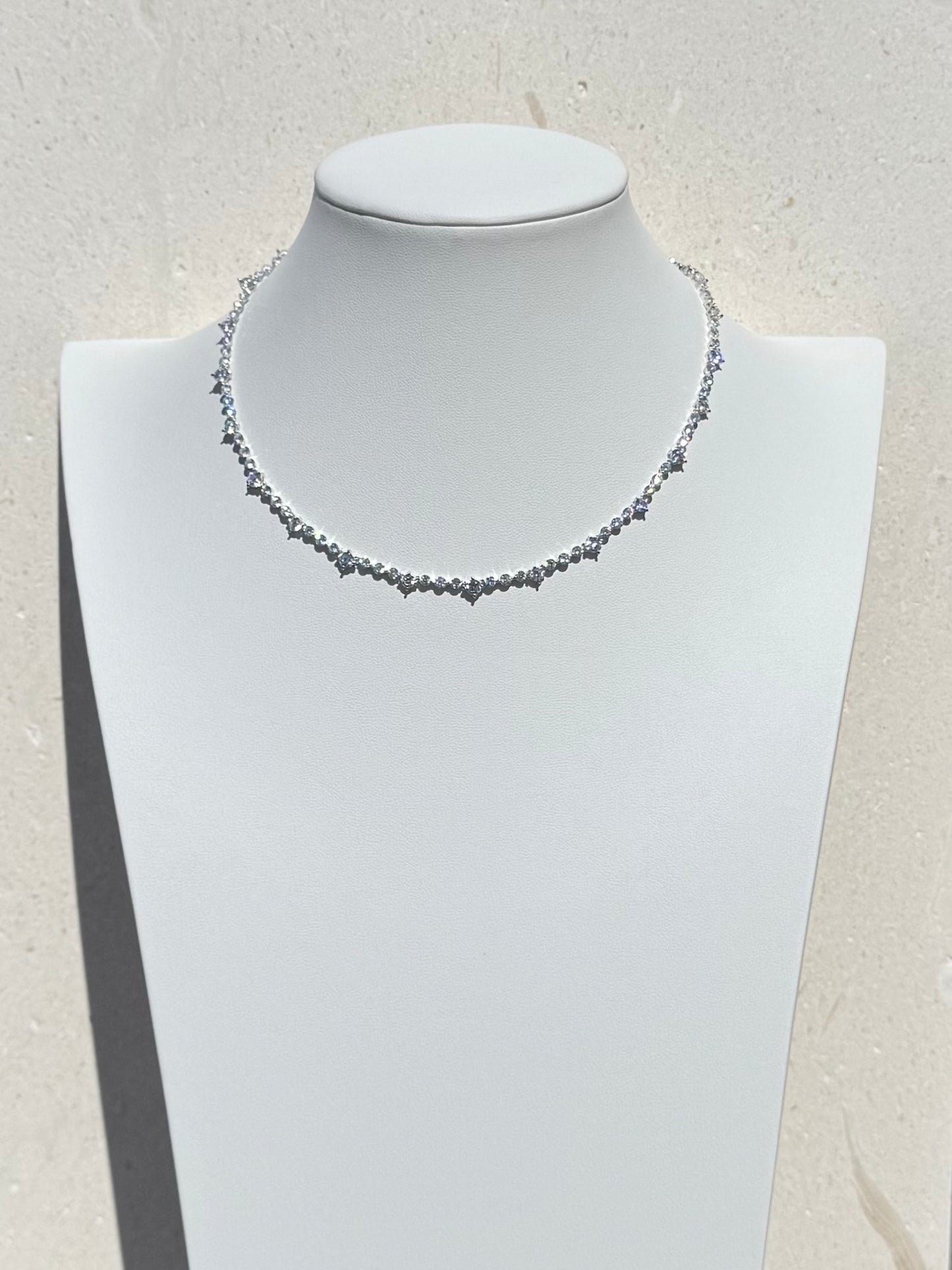 L’Éclat Classique Tennis Necklace